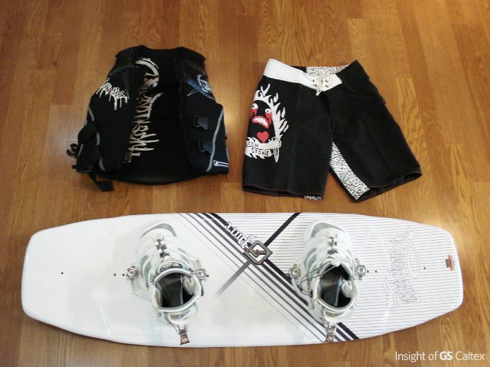 웨이크보드 의상의 모습