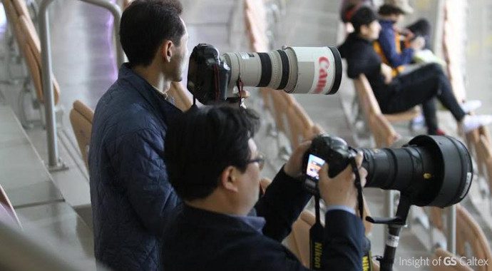 여자배구, 챔피언결정전 경기를 촬영하는 관객들