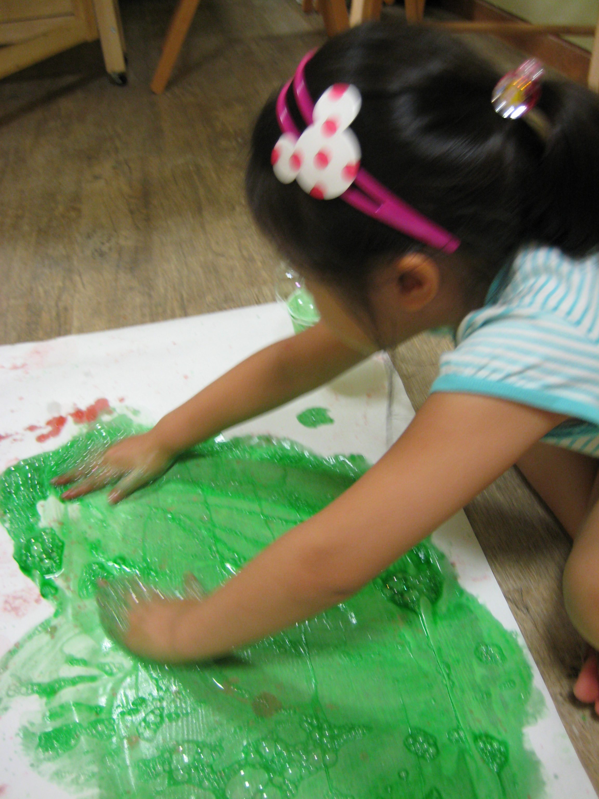 그림4 그림 그리는 아이