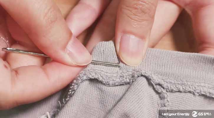 티셔츠에 바늘 넣기