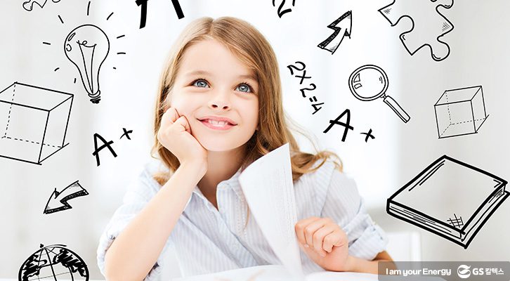 시험을 앞두고 있지만 긍정적인 정서를 가지고 있는 청소년의 모습