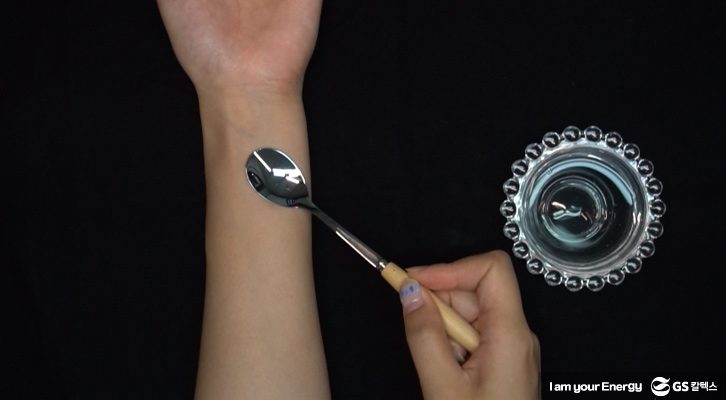 모기 물렸을 때, 간지러움 없애기, 티스푼, 숟가락, 뜨거운 숟가락