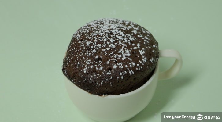 슈가 파우더 뿌려주기 