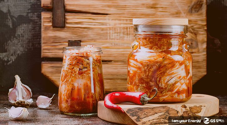 발효 식품은 체내의 불순물을 제거하고 세포를 강화하며, 병원체에 대한 저항력을 높여주는 효과가 있어요