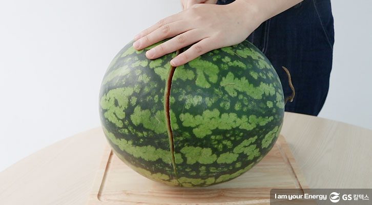 여름 과일,채소 손질법_수박큐브썰기_1