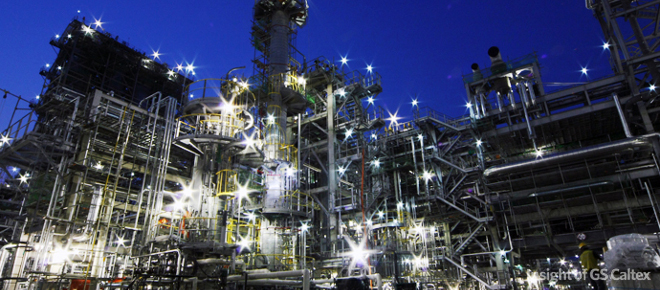 여수공장 GS칼텍스 여수 2공장의 모습, 공장의 전체 스팀조정이 김정훈 사원의 손으로 이루어지고 있습니다.