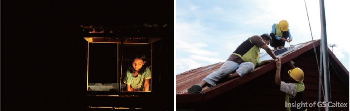 어두운 밤을 밝히는 태양광 랜턴과 SHS를 설치하고 있는 모습