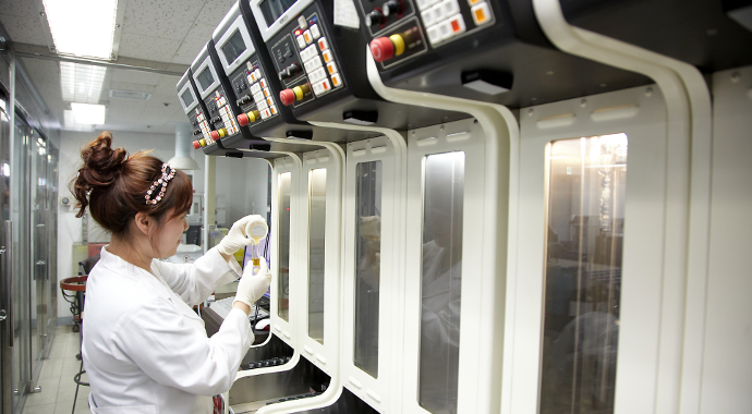 윤활유를 제조하기 위해서는 윤활기유가 80~85% 첨가제가 15~20% 정도의 비율로 투입됨