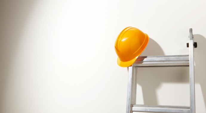 안전진단팀 안전모와 사다리